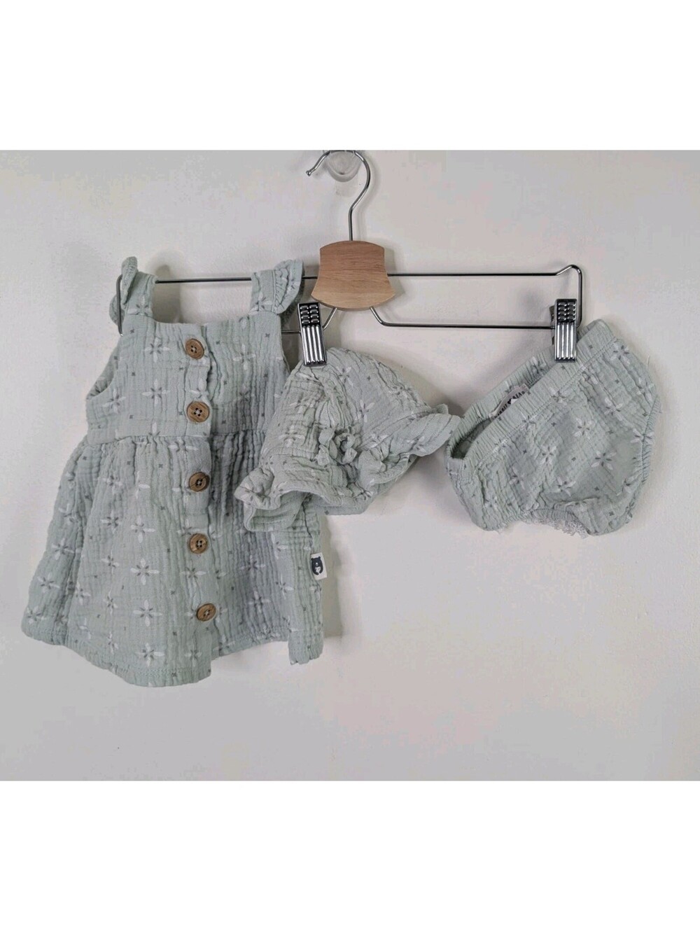 Rabbit + Bear Size 3-6m 3 Piece Outfit Dress Bucket Hat Bottom Sage Green Floral
